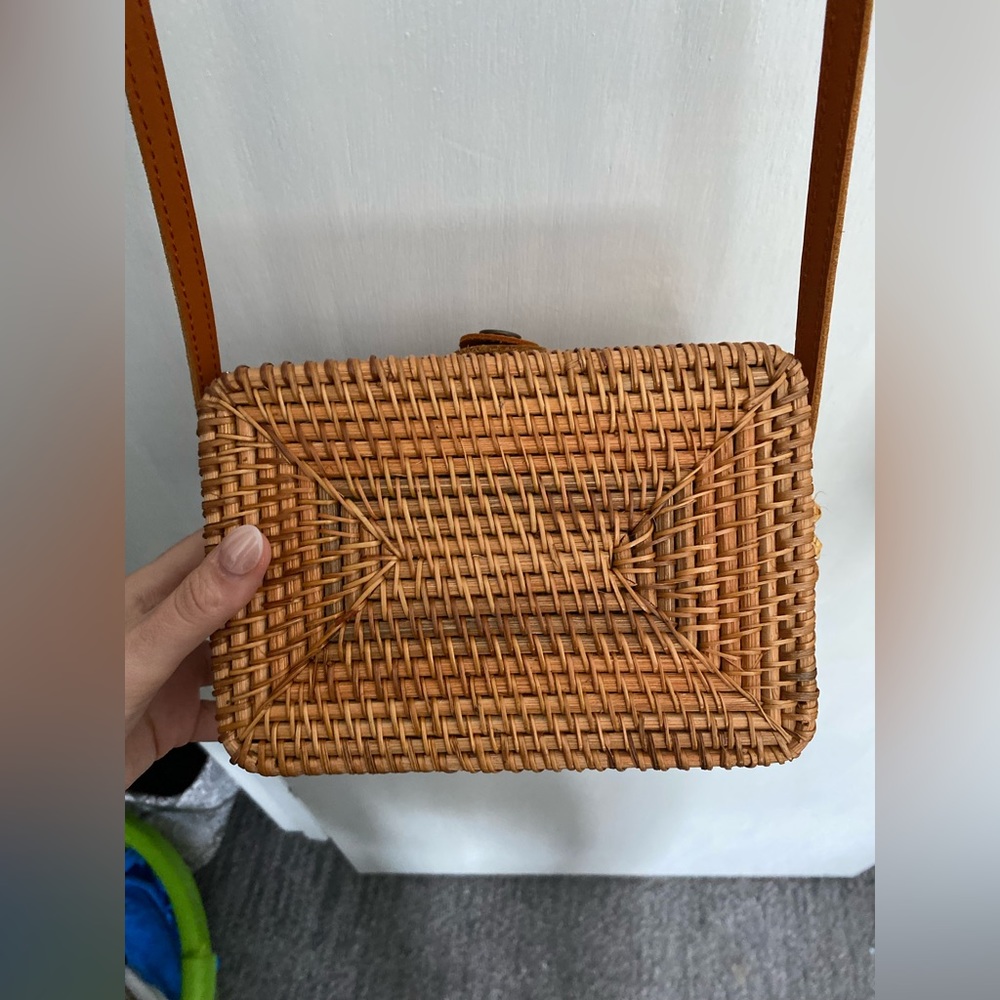 Woven basket purse